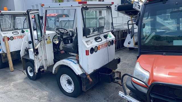 Baggage Tractor Tug MA-50 CAB
