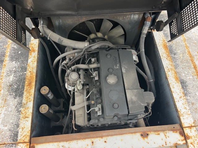 Push Back Tractor FMC B-350