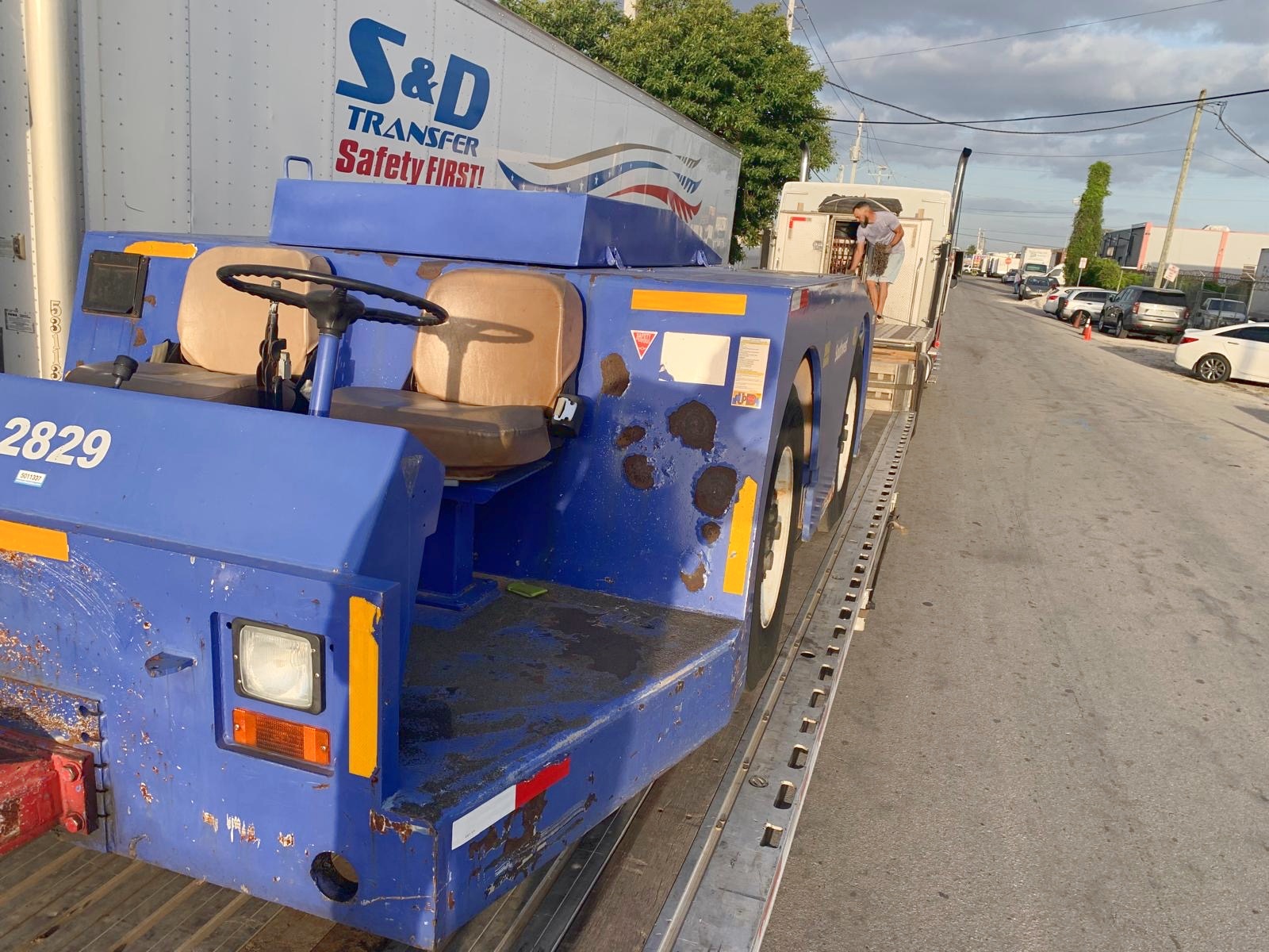 Push Back Tractor FMC B350EL