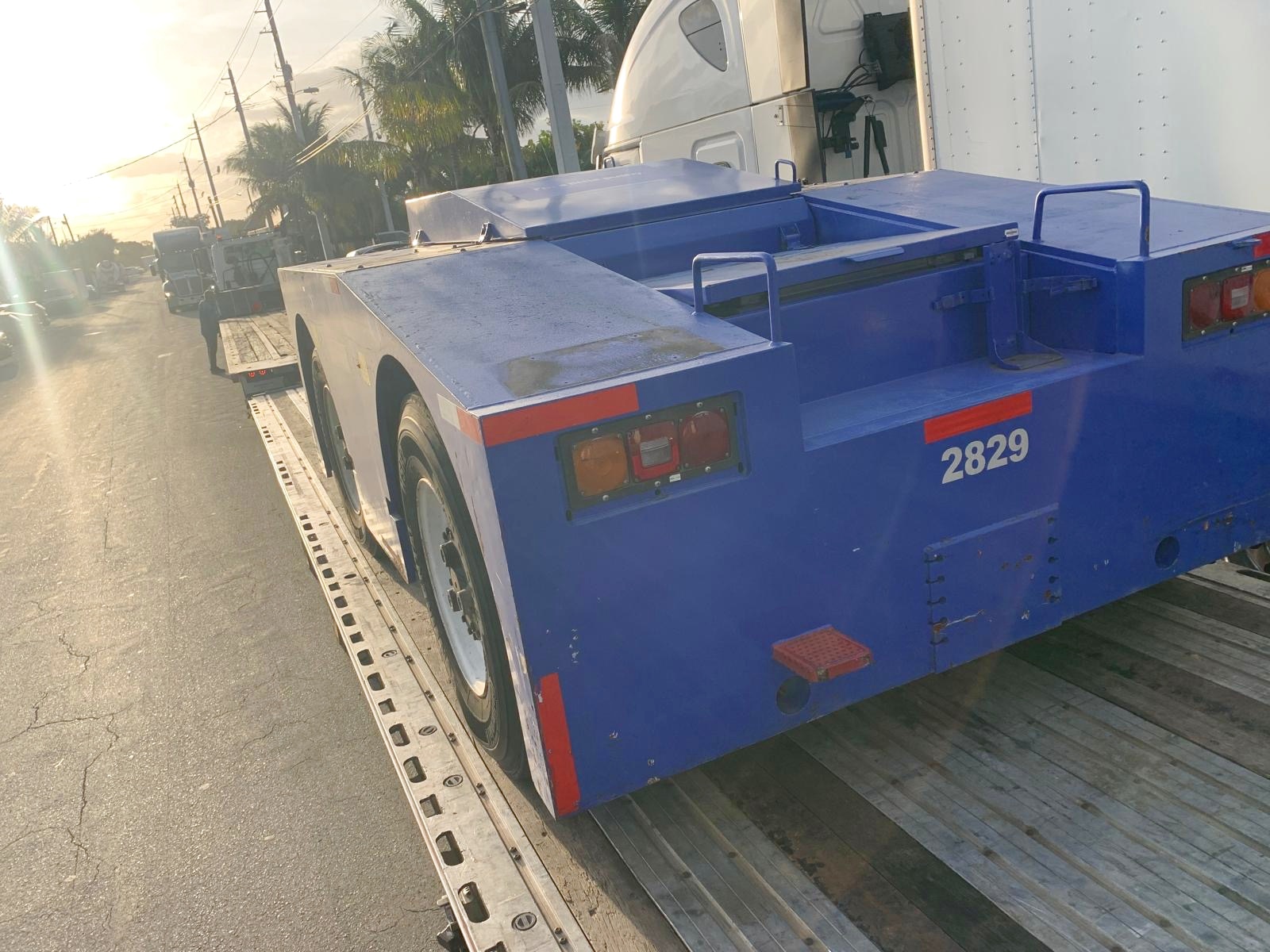 Push Back Tractor FMC B350EL