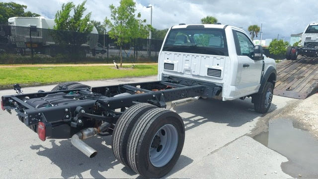 Truck Chassis Ford F-600