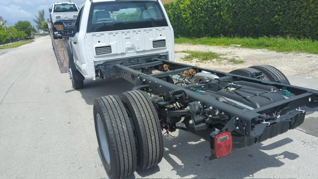 Truck Chassis Ford F-600
