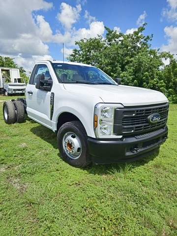 Truck Chassis Ford F-350 XL SD 2024