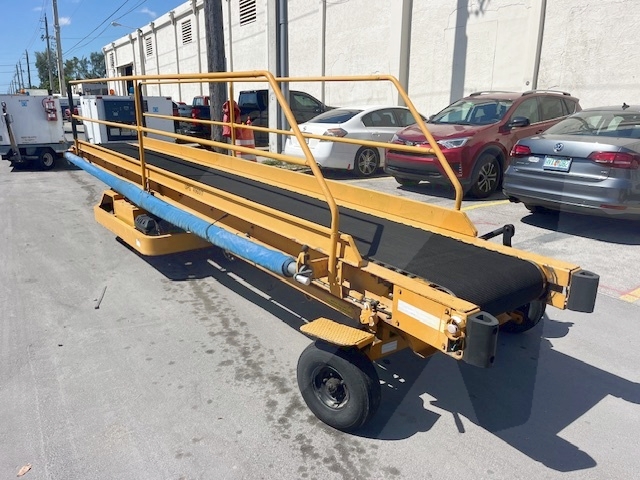 Towable Belt Loader Wasp A01771D-3650