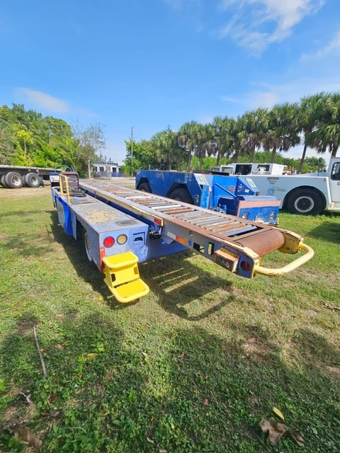 Belt Loader Tug 660E