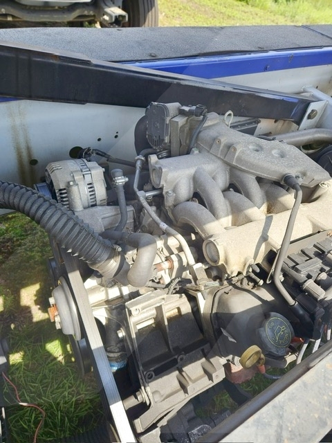Belt Loader Tug 660