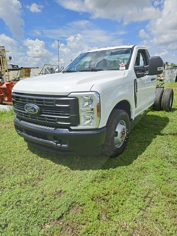 Truck Chassis Ford F-350 XL SD 2024