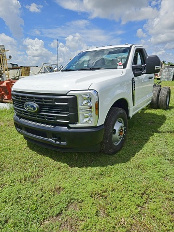 Truck Chassis Ford F-350 XL SD 2024