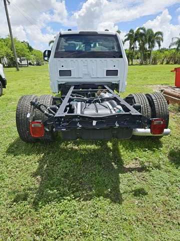 Truck Chassis Ford F-350 XL SD 2024