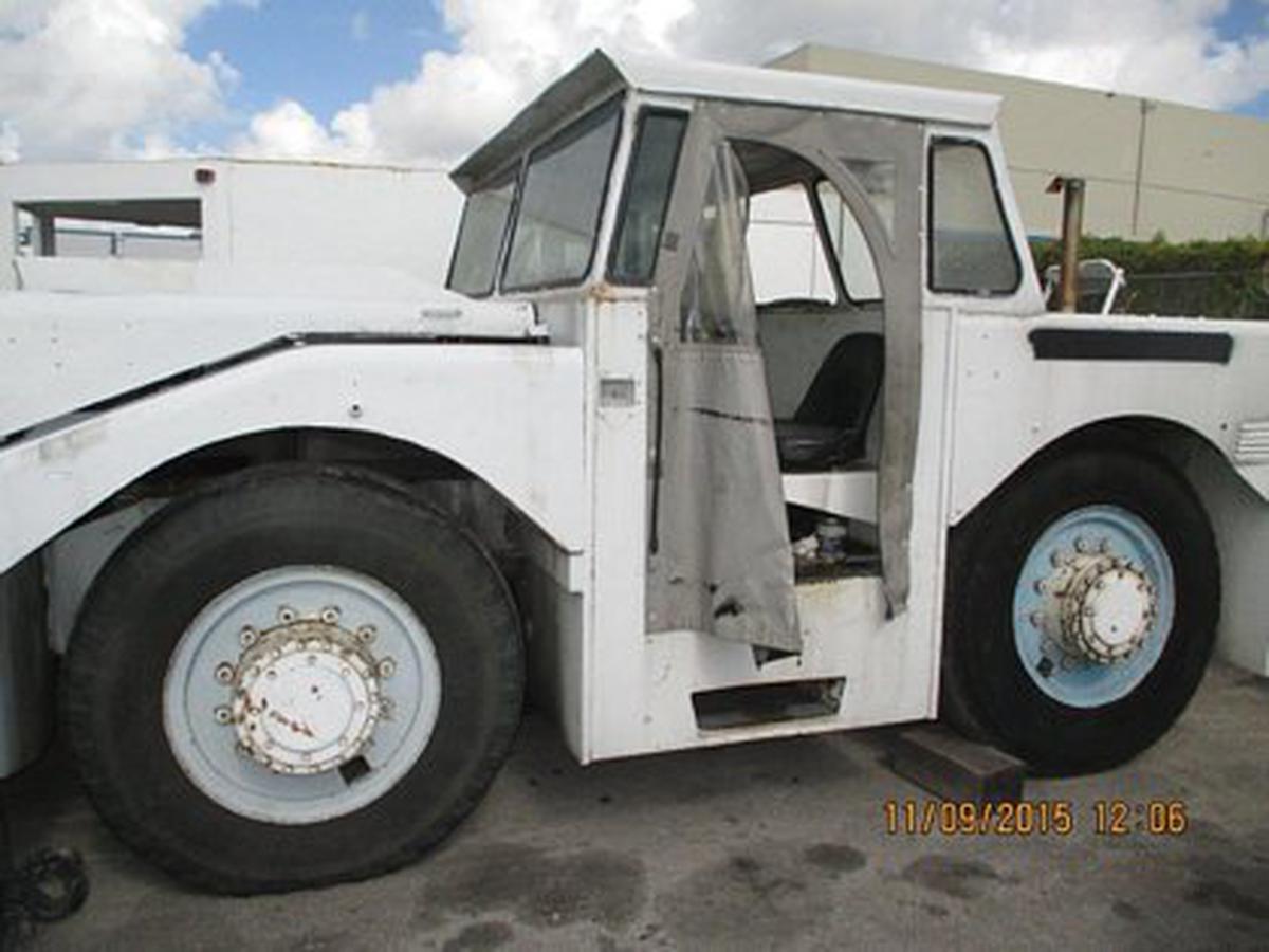 Push Back Tractor Hough-Paymover T-225 SL