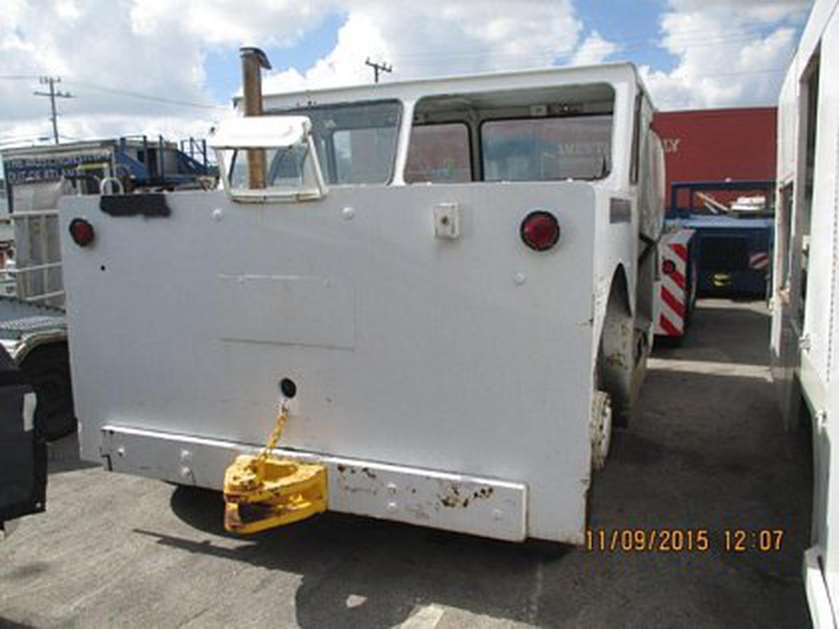 Push Back Tractor Hough-Paymover T-225 SL