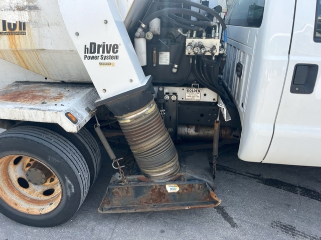 Parking Lot Sweeper Ford F-450/Tymco 210h