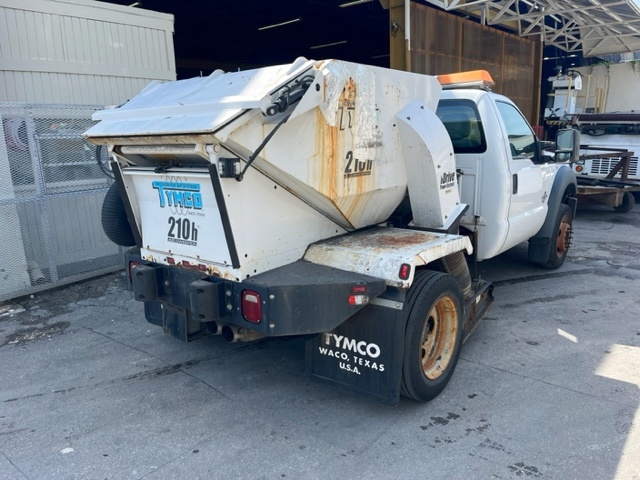 Parking Lot Sweeper Ford F-450/Tymco 210h