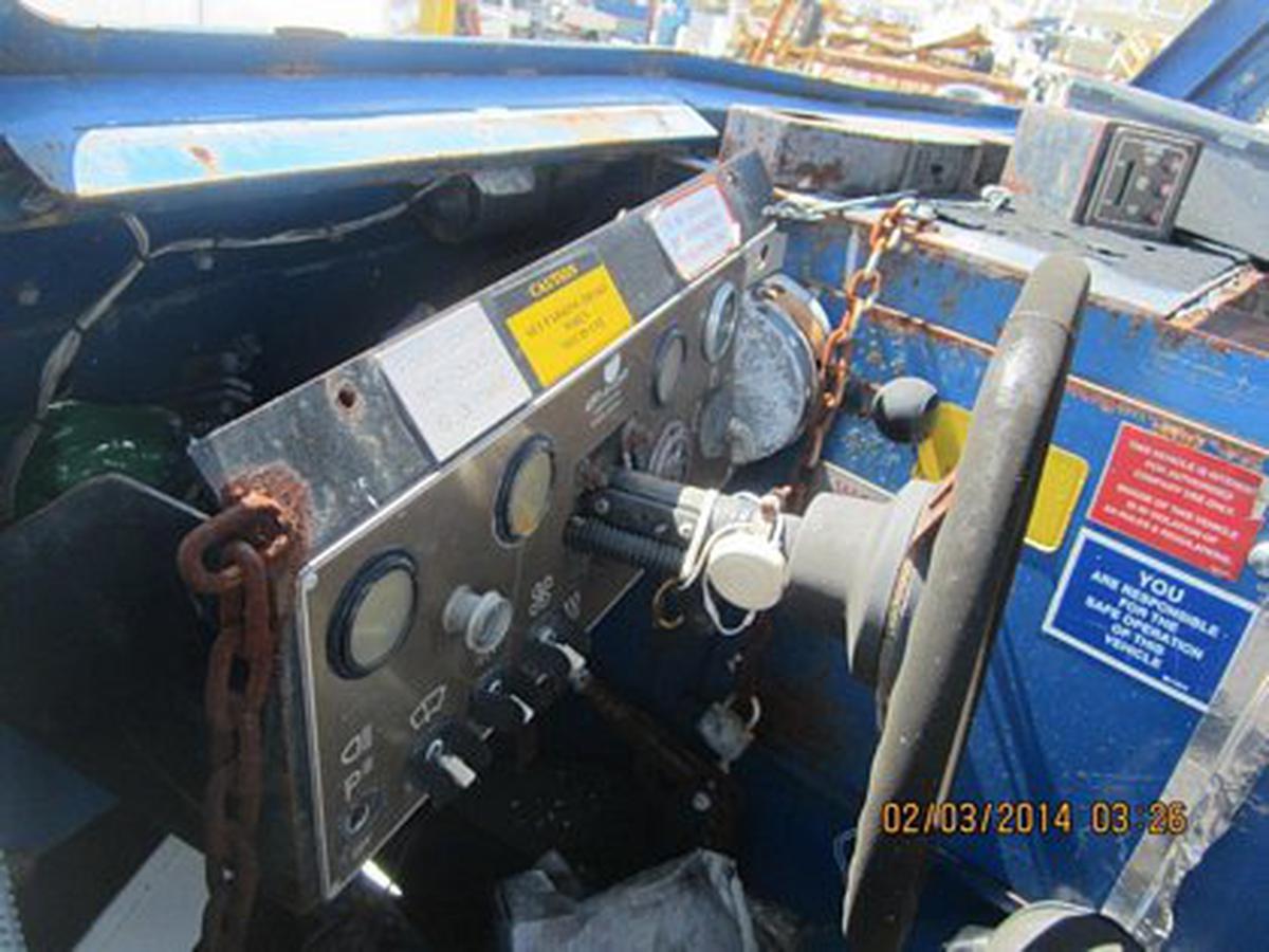 1998 Lift-A-Loft APV- LAV