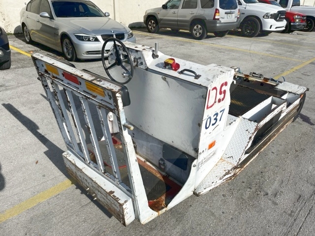 Towbarless Push Back Tractor Lektro AP8750C