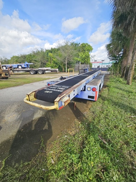 Belt Loader Tug 660E