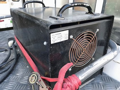 Battery Charger Quick Charge SCSX U8040