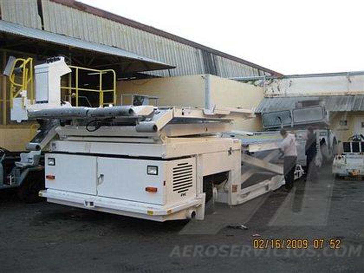 Main Deck Loader FMC/Commander 15 Universal