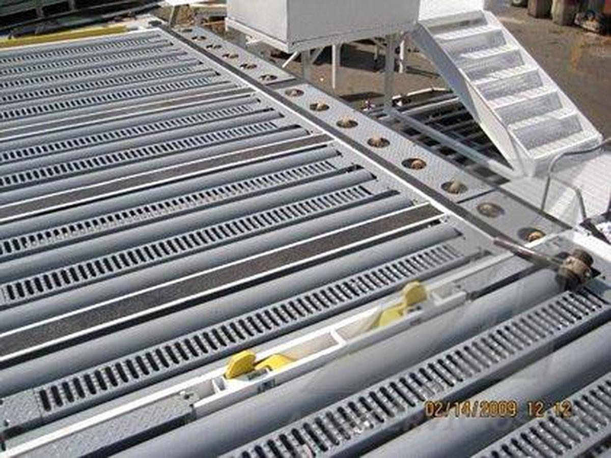 Main Deck Loader FMC/Commander 15 Universal