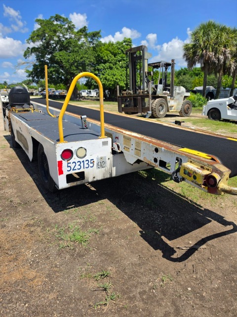 Belt Loader Tug 660