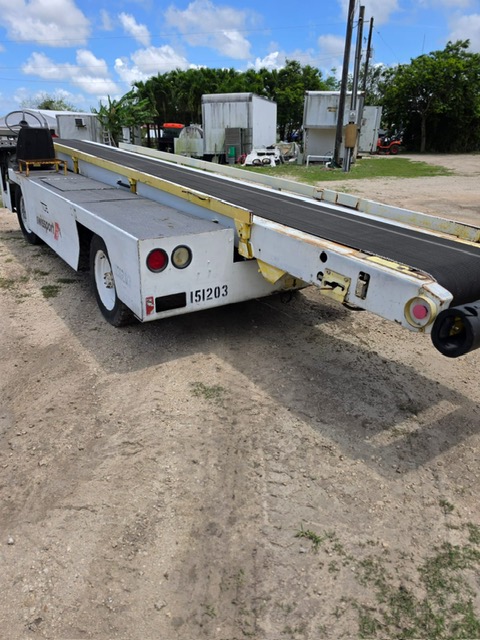 Belt Loader Tug 660