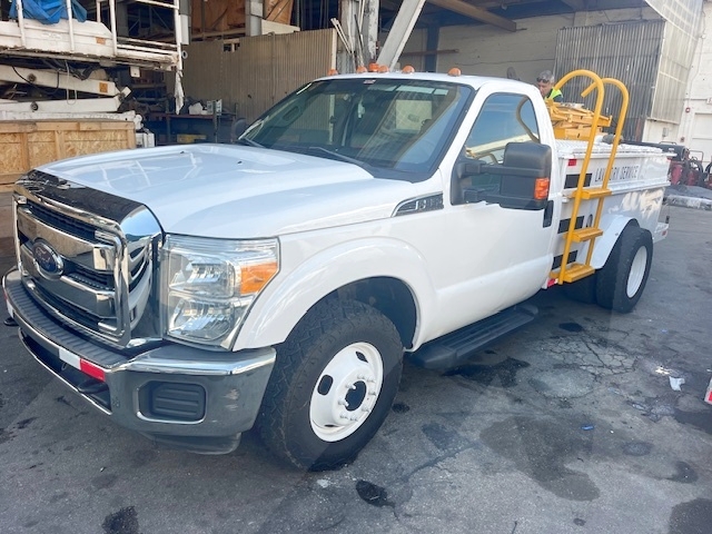 Lavatory Truck Ford/Wollard F-350 with Lift