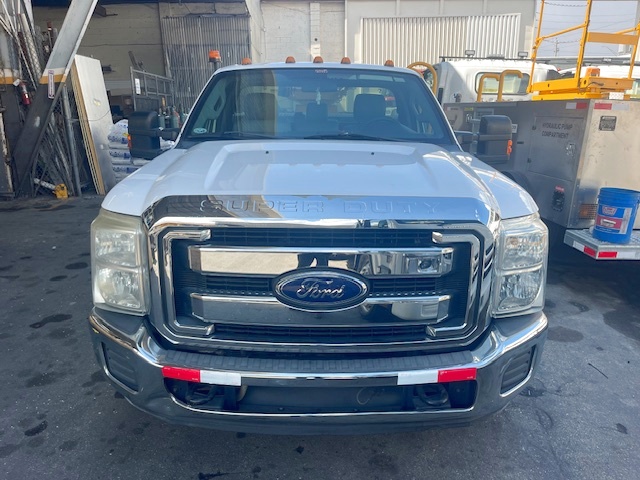 Lavatory Truck Ford/Wollard F-350 with Lift