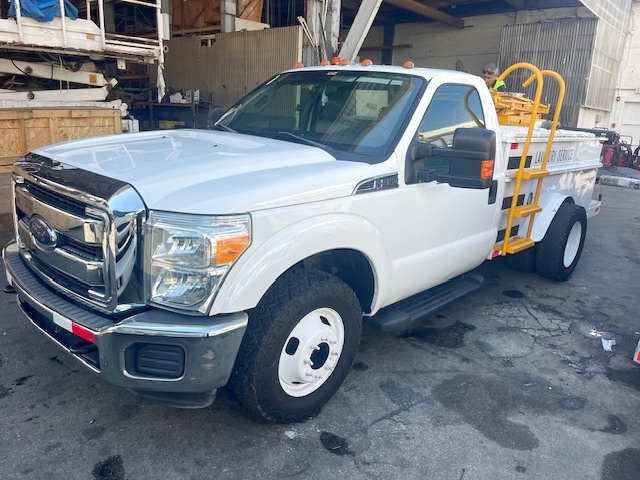 Lavatory Truck Ford/Wollard F-350 with Lift