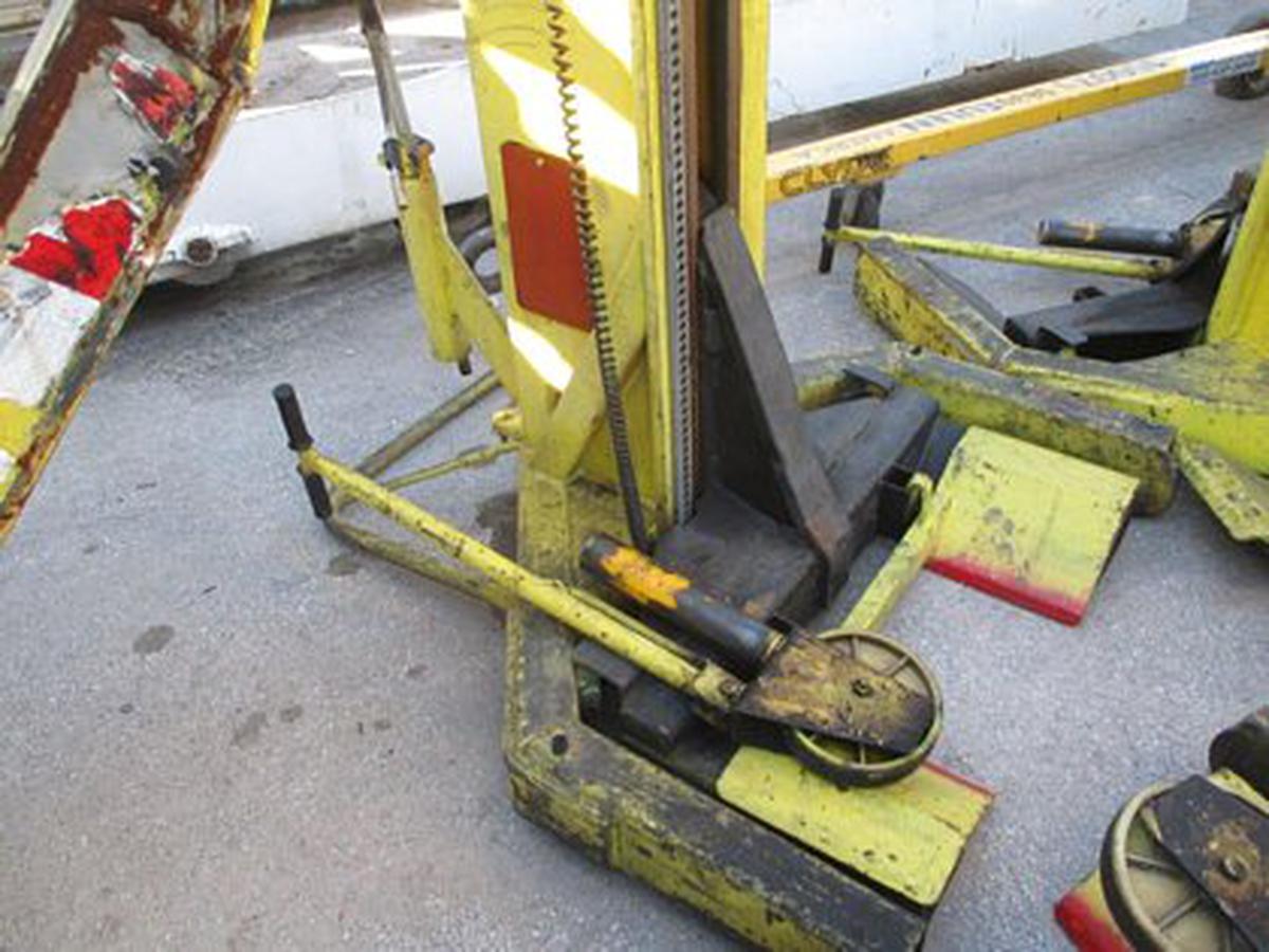 1983 Sefac 1200M50- Mobile Motor Lift