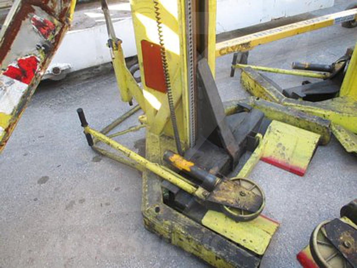 1983 Sefac 1200M50- Mobile Motor Lift