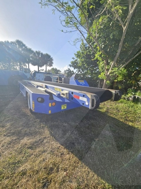 Belt Loader Tug 660E