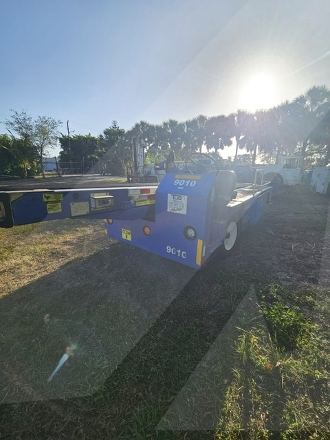 Belt Loader Tug 660E