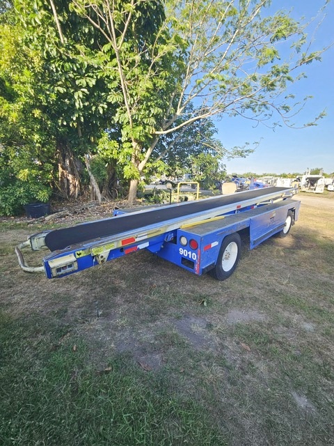 Belt Loader Tug 660E