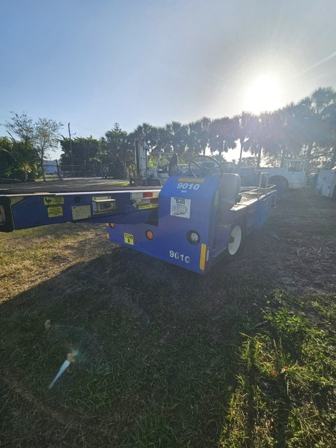 Belt Loader Tug 660E