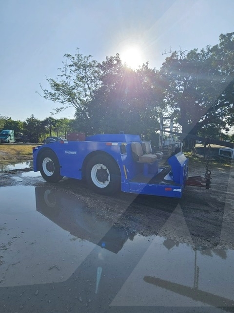 Push Back Tractor FMC B350E