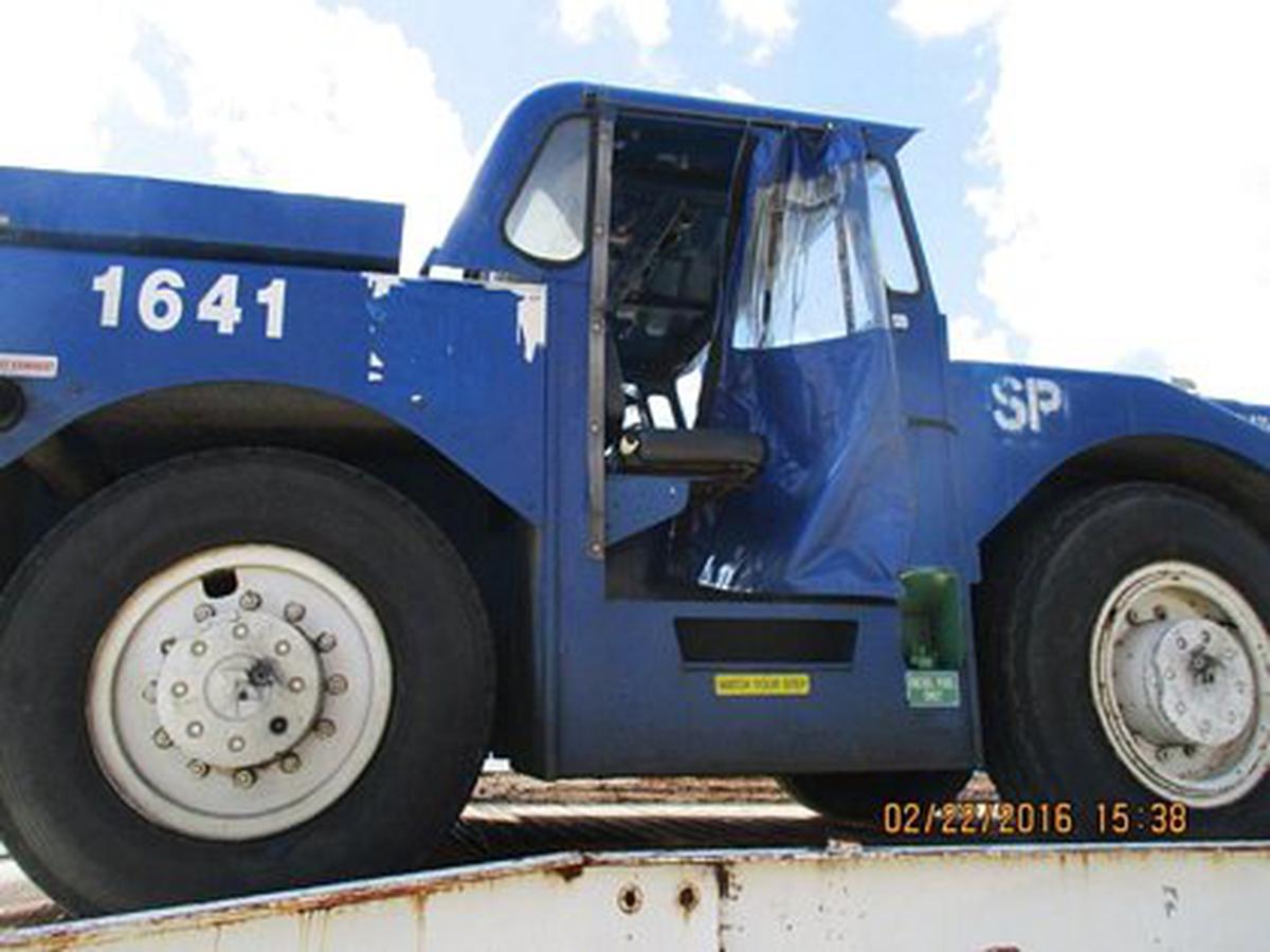 Push Back Tractor Hough-Paymover T-300