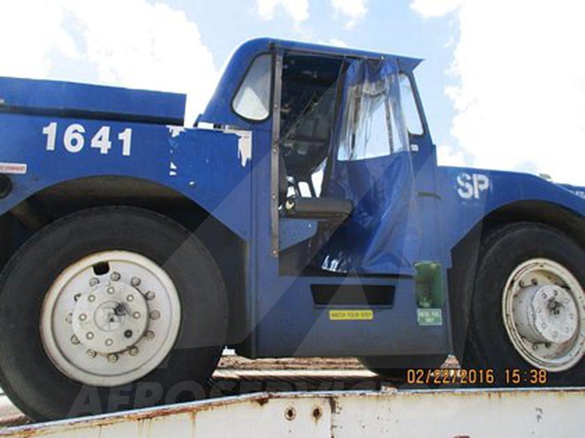 Push Back Tractor Hough-Paymover T-300