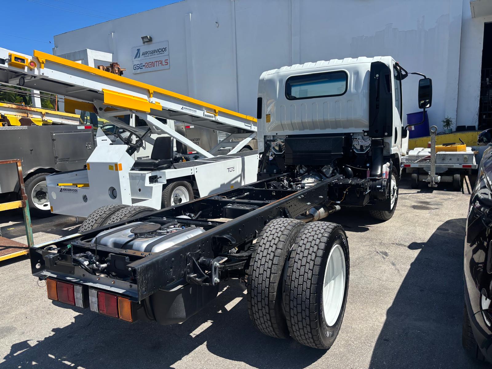 Truck Chassis Isuzu NPR - Gasoline