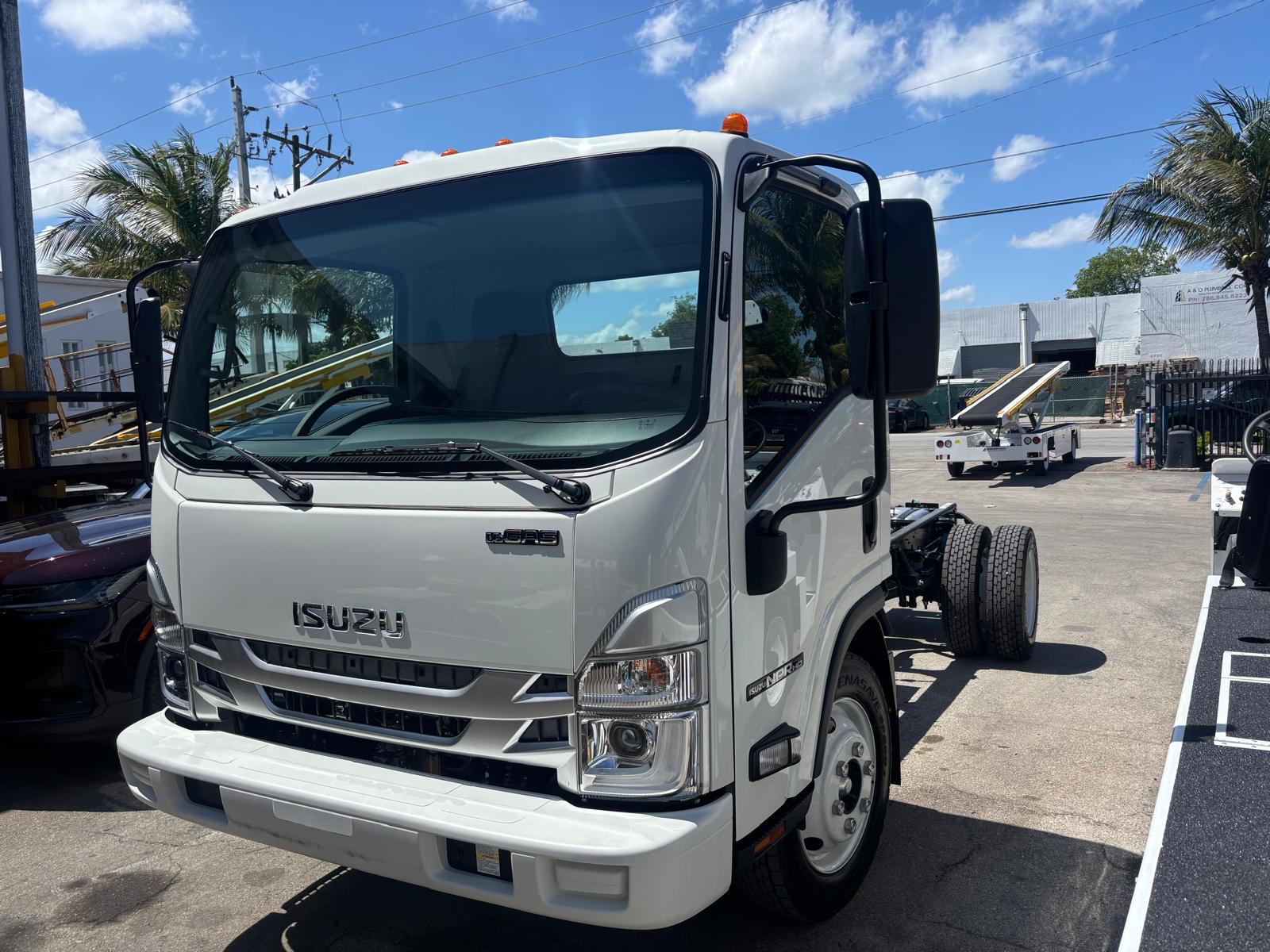 Truck Chassis Isuzu NPR - Gasoline