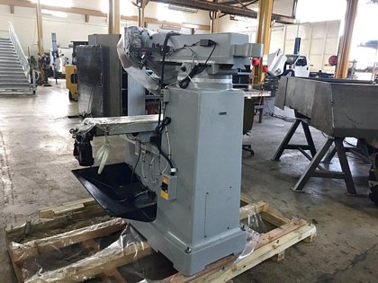 1050 Knee Mill Machine