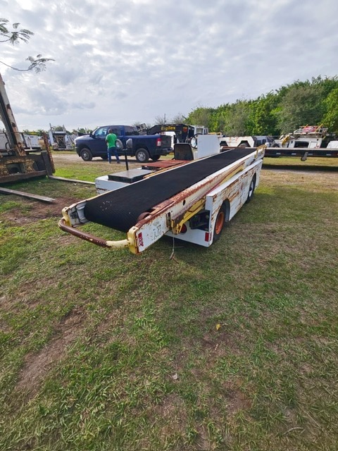 Belt Loader Tug 440-E