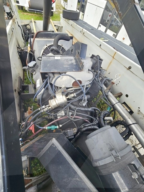 Belt Loader Tug 660