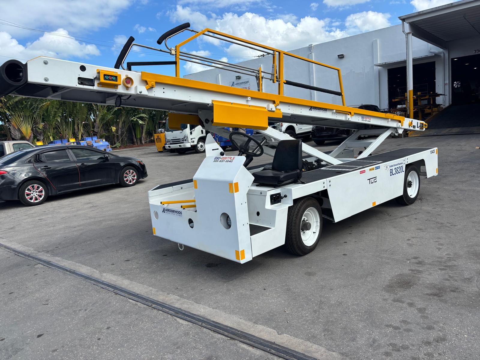 Belt Loader Tug 660