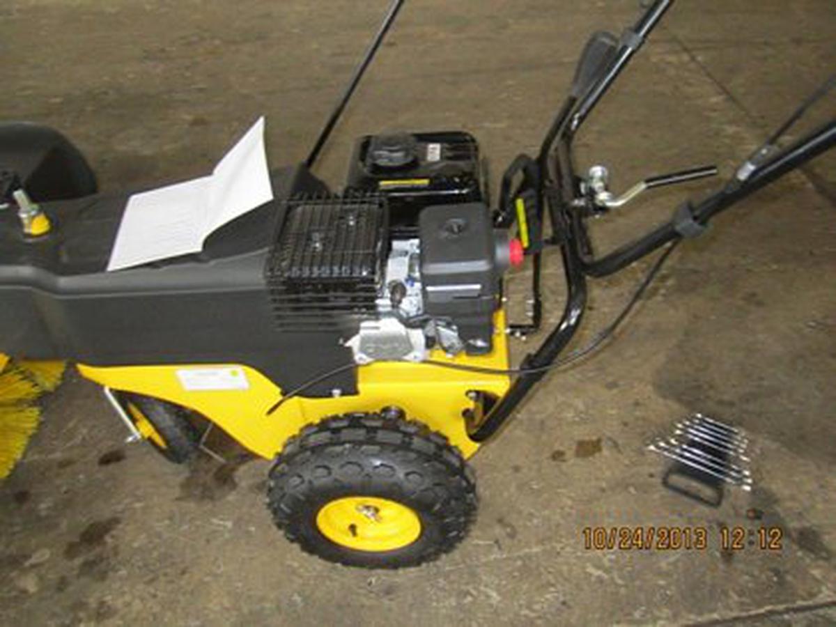 Sweeper Z-Monday Gasoline Sweeper SSG65100