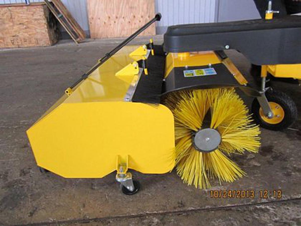 Sweeper Z-Monday Gasoline Sweeper SSG65100