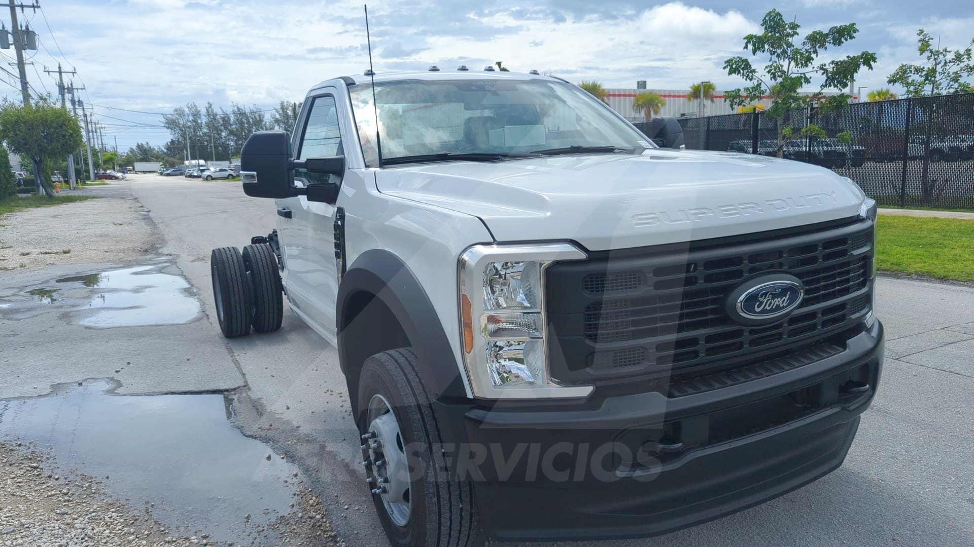 Truck Chassis Ford F-600