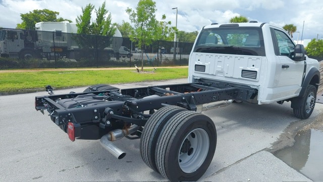Truck Chassis Ford F-600