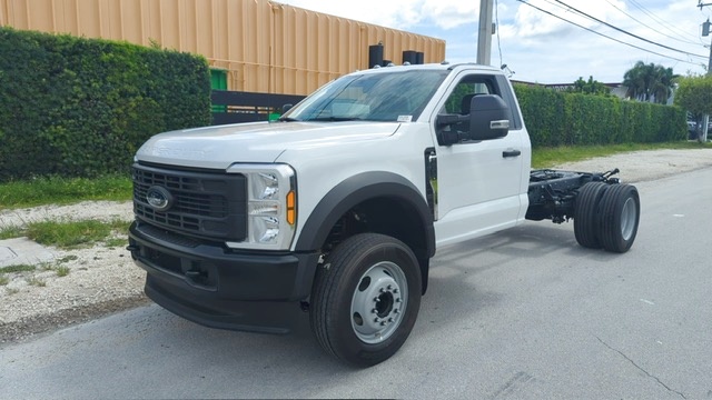 Truck Chassis Ford F-600