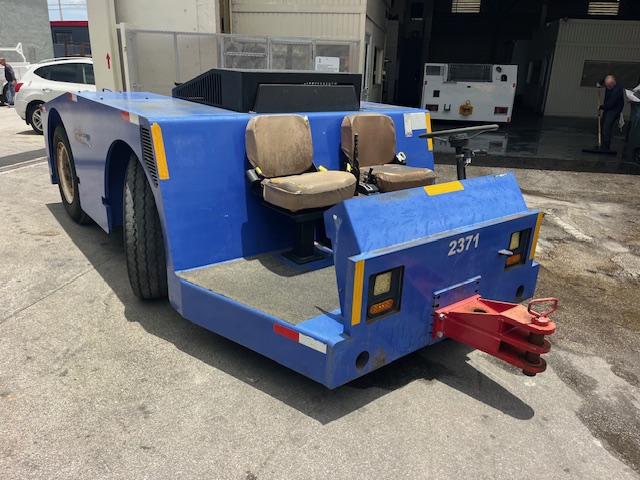 Push Back Tractor FMC B-350