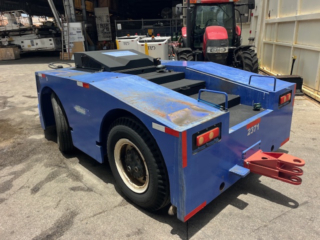 Push Back Tractor FMC B-350